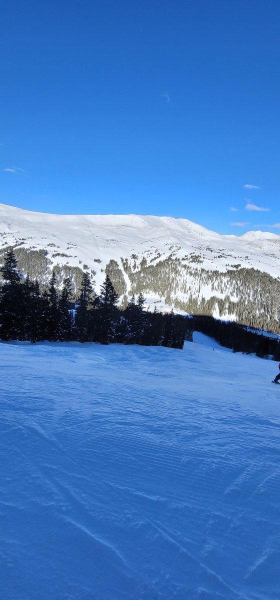 chrisbx8's tweet photo. Another great day @LovelandSkiArea #getoutside #snowboarding #Colorado #protofr https://t.co/RB4kraONUt