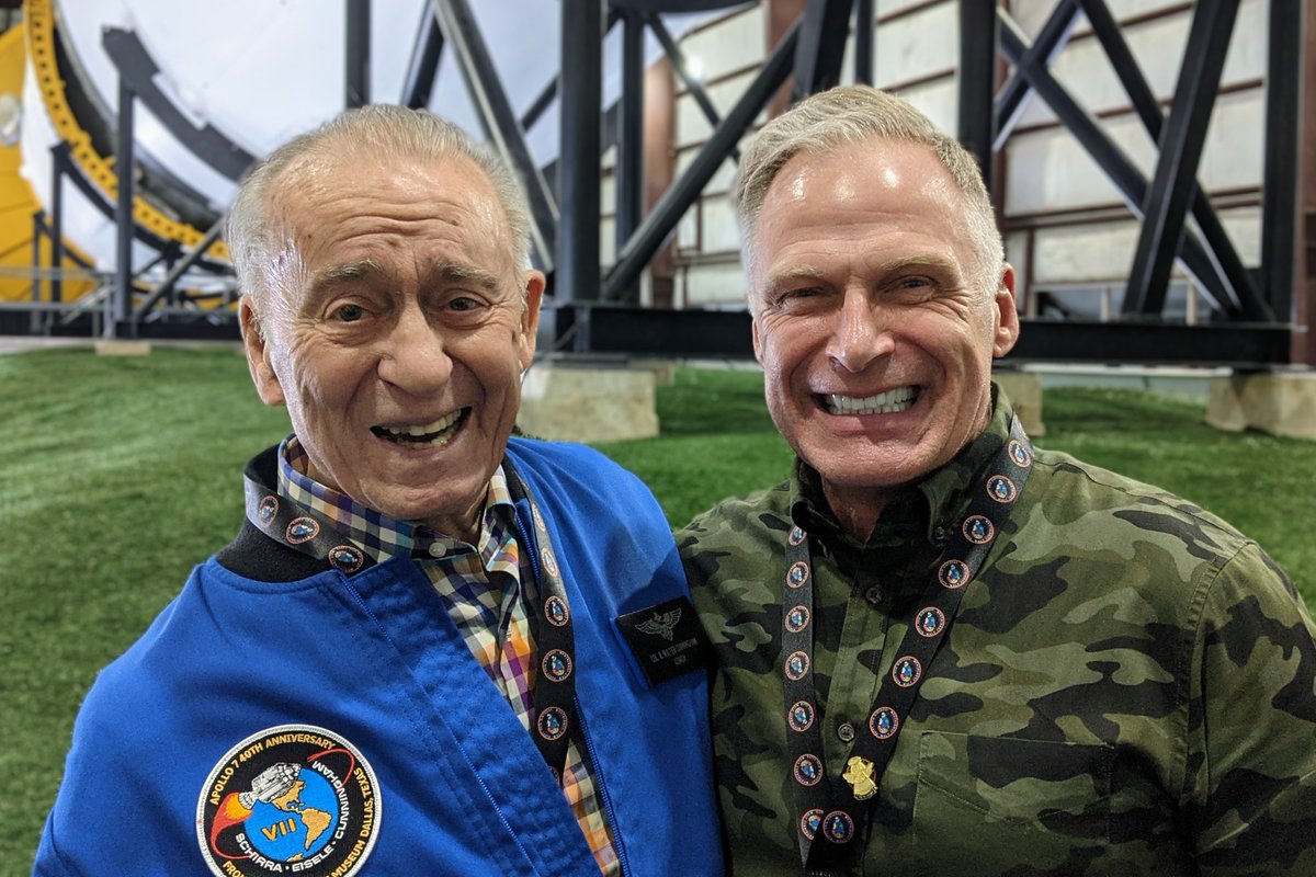 A boyhood hero who became a close friend. Rest in peace and Semper Fi Colonel.🇺🇸 theguardian.com/science/2023/j…