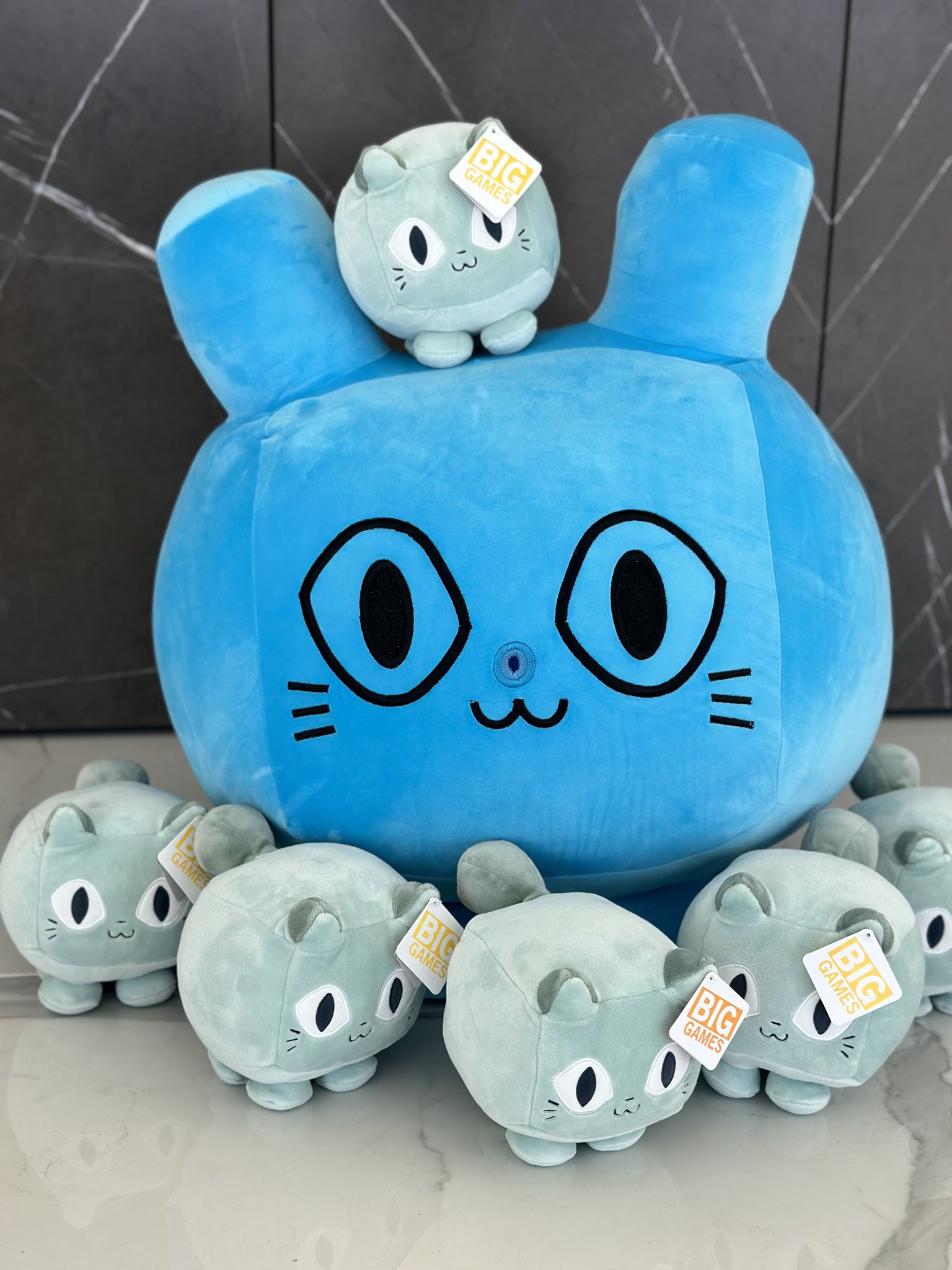 TITANIC Blue Balloon Cat Plush! [sold out] – BIG Games