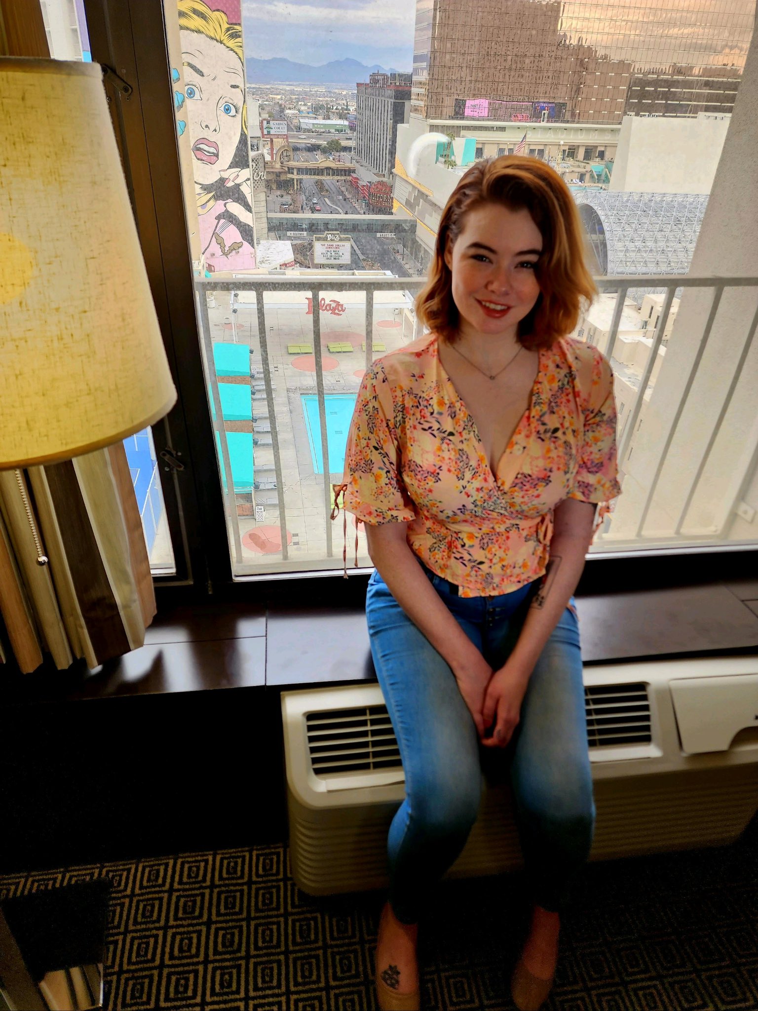Kingfish liked my blouse and wanted to take a nice picture for my mom lol thought I’d share it with you guys too <3 https://t.co/FpssDrOMOw