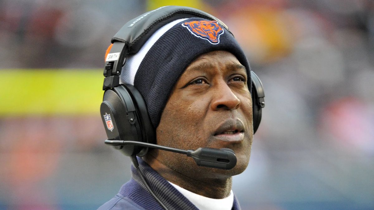 moralesupplyco's tweet photo. LOVIE SMITH IS A CHICAGO BEAR FOR LIFE https://t.co/3I6M46snNk