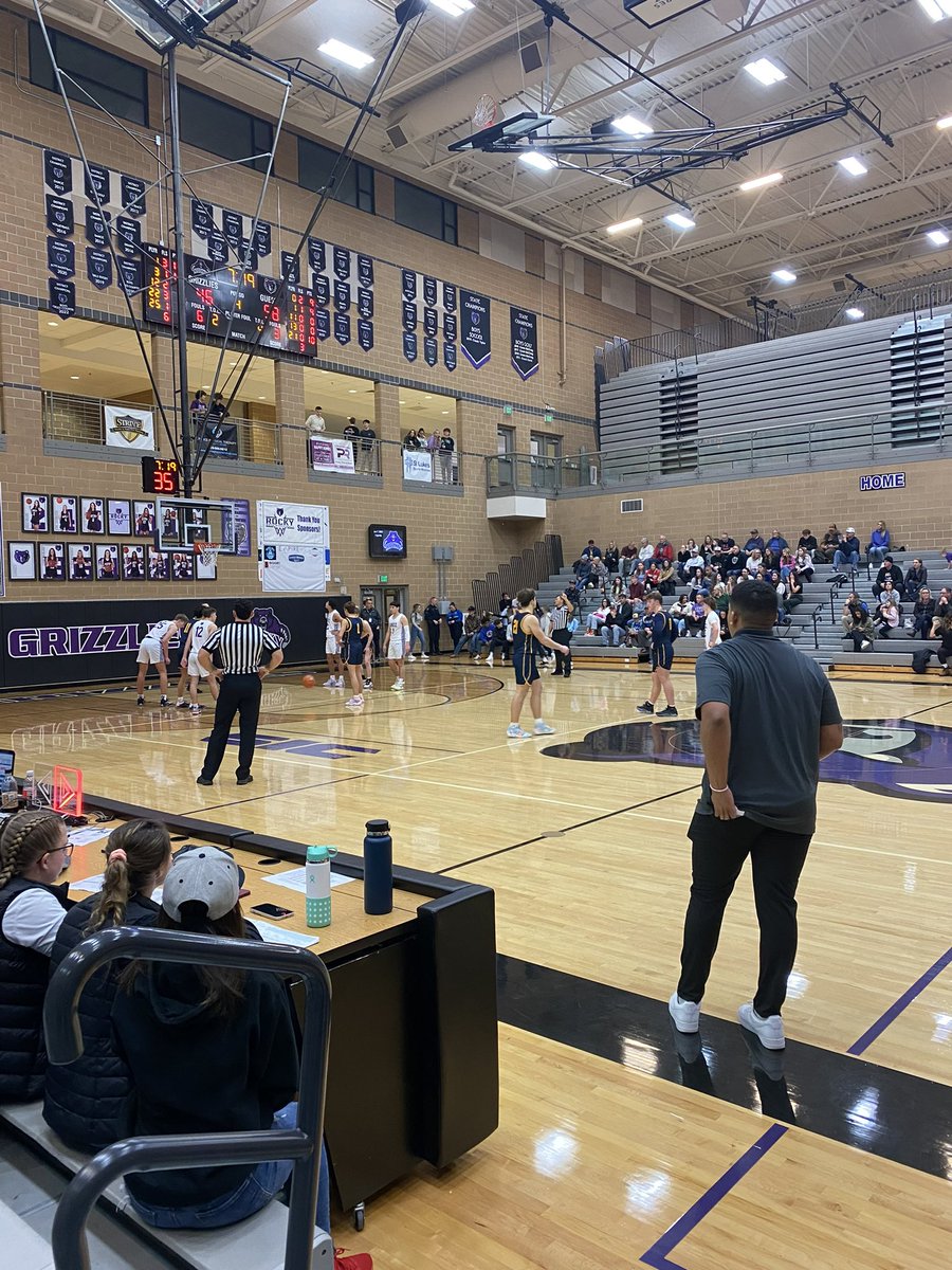 Ivory_MW24's tweet photo. Starting 2023 with an opportunity to get my Head Coaching career going. I am blessed to help guide these young men and lead them. The boys are relentless and I’m excited to see where we can go. #GoGrizzlies https://t.co/rA9i9OaZR1