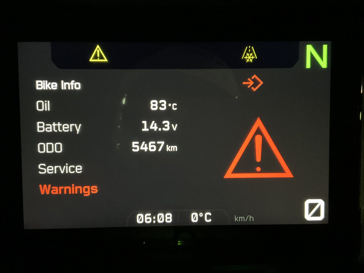 KTM819O4's tweet image. #IceWarning #アイスワーニング #クルコン作動せず 
クルコンのスイッチを押しても反応がありません！
クルコンのスイッチが壊れたか、アイスワーニング🧊中は作動しない設定なのか？