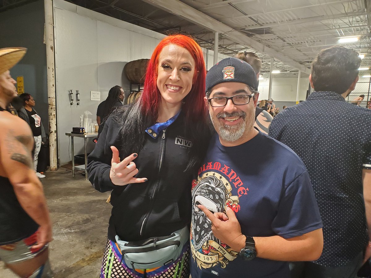 RobertBonachea's tweet photo. It was great meeting you @KiLynnKing . Thank you for the pic. #MotherFnKing #CCW https://t.co/k3gtLeKyjO