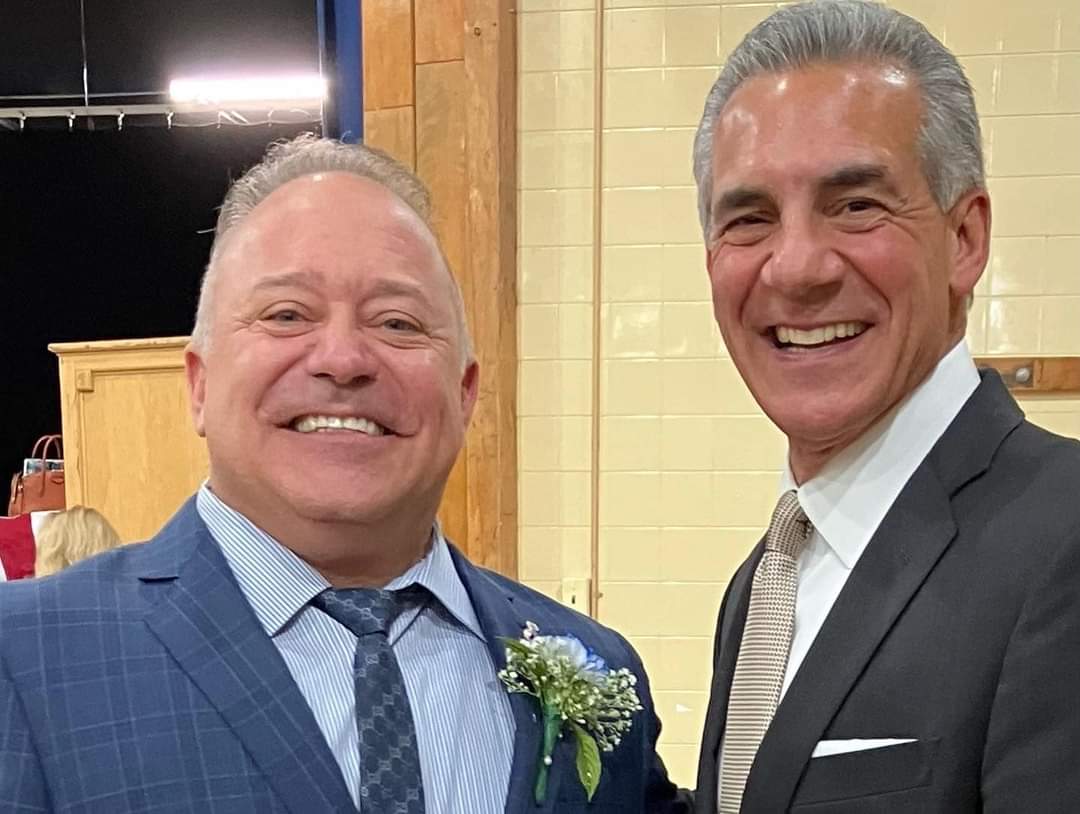 Mayor_Pronti's tweet photo. Thank you to future Governor @Jack4NJ Ciattarelli for not only attending our 2023 reorganization Meeting but for administering the oaths of office for my next term as Mayor, as well as my council colleagues' new term.
#Jack4NJ #MayorPronti #NAProud #NAStrong https://t.co/ntAUnDIeIv