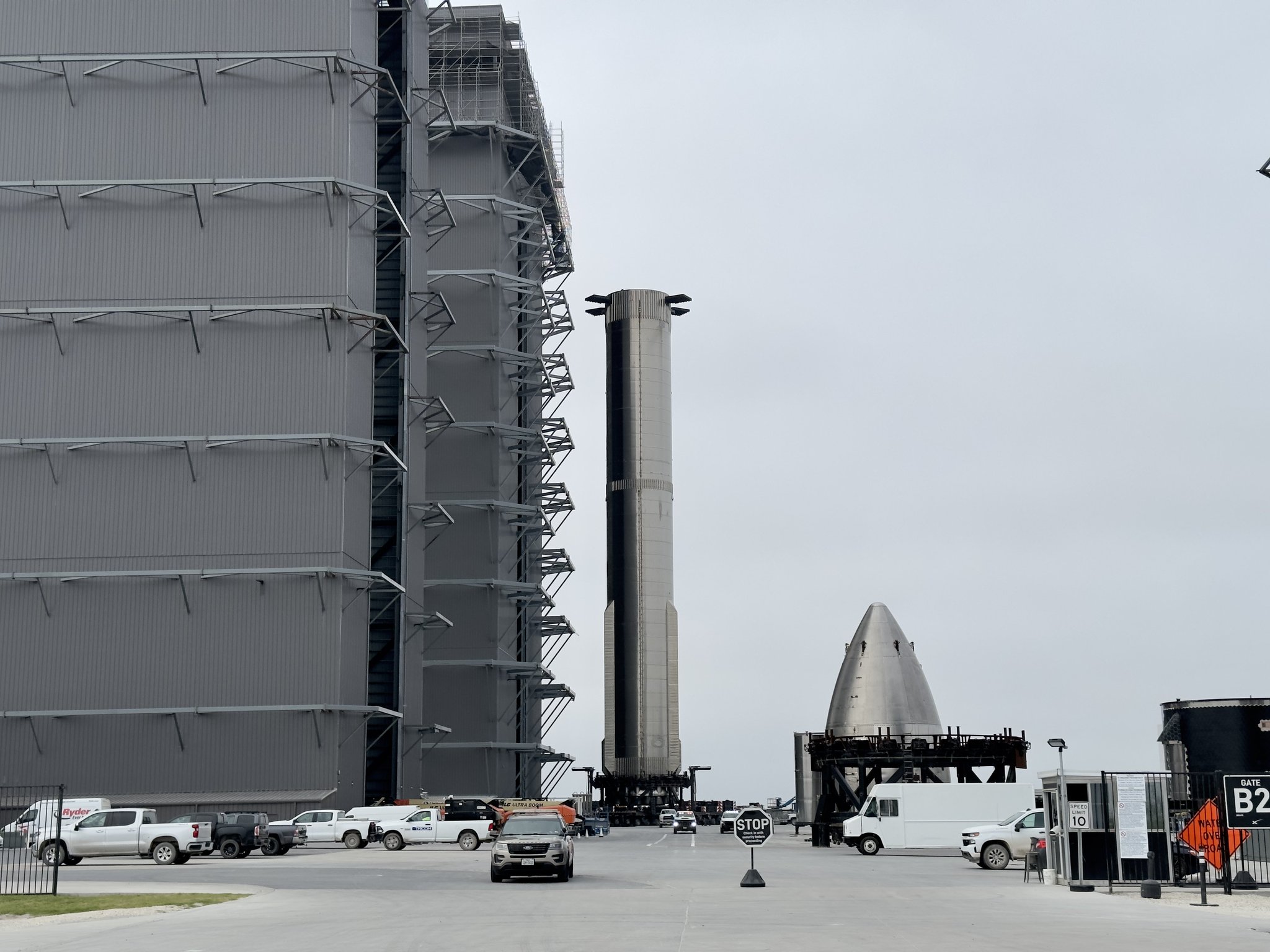 Jack Beyer on Twitter "Booster 7 is out of the Mega Bay! It’ll be