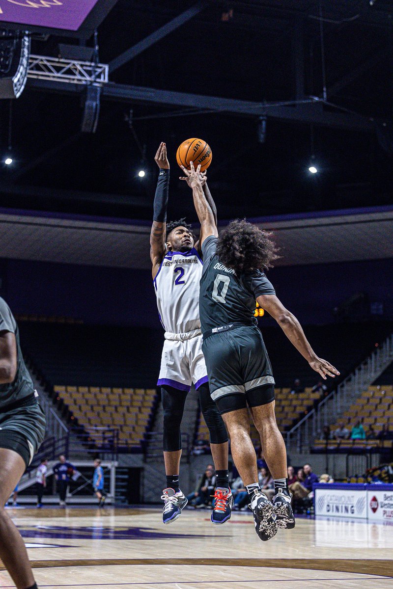 pnutschmitt_'s tweet image. good day in the whee 💜
#catamount #basketball