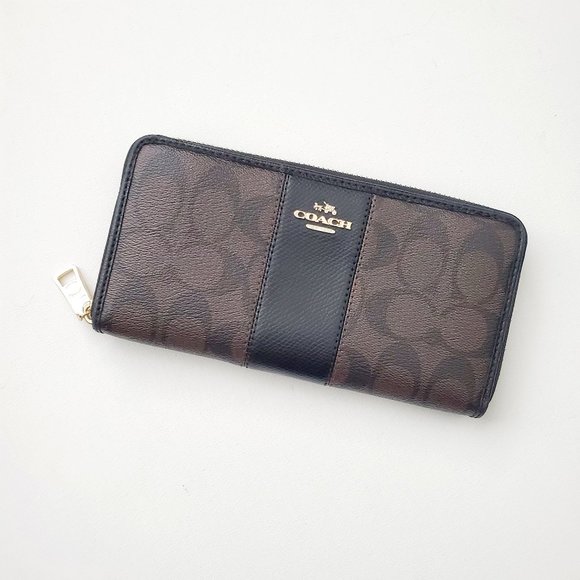 MistyShaheen's tweet photo. So good I had to share! Check out all the items I'm loving on @Poshmarkapp from @Wildch33tah #poshmark #fashion #style #shopmycloset #dooneybourke #athleticworks #coach: https://t.co/MUUO1Hsnwi https://t.co/yYJxHU3GYr
