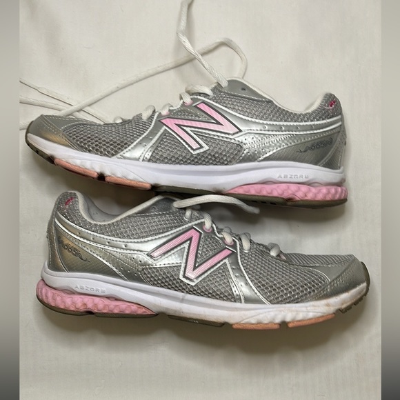 So good I had to share! Check out all the items I'm loving on <a href="/Poshmarkapp/">Poshmark</a> #poshmark #fashion #style #shopmycloset #none #tommyhilfiger #newbalance: posh.mk/RYxHWdiV7rb