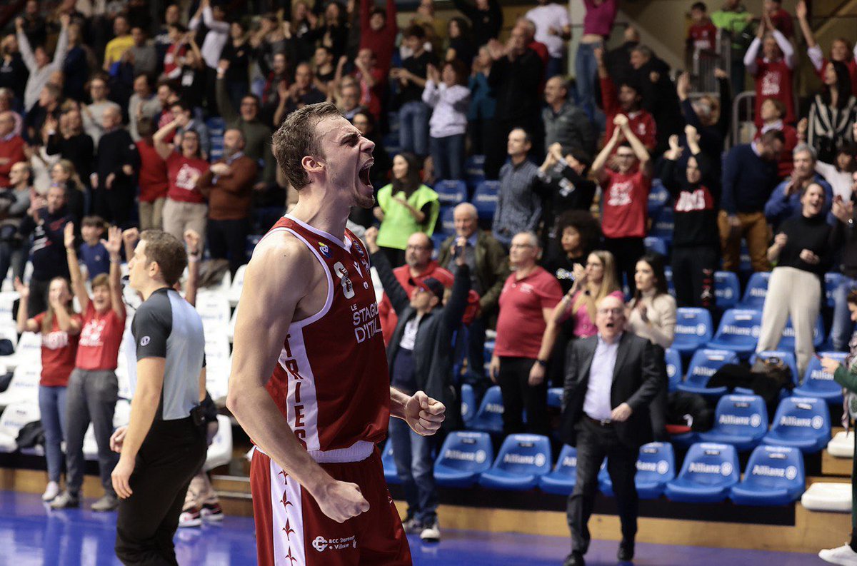 PallTrieste's tweet photo. 📰 TRIESTE LOTTA E VINCE: DUE PUNTI PREZIOSISSIMI CON SCAFATI! ⁣⁣
⁣⁣
Leggi qui la cronaca della partita: https://t.co/tyedROr1LV 
⁣⁣
#pallacanestrotrieste #pallacanestro #LBASerieA #legabasket #basketball #basket #trieste #forzatrieste #biancorossi #audaci https://t.co/YvoEx0iMcH