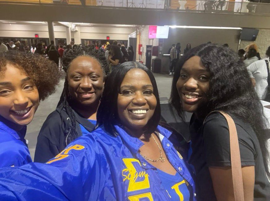 TampaSgrhos's tweet image. Yesterday , we came and showed out at the National Stompdown Step Show. We had an amazing time and everyone did an awesome job.

#sgrho #sigmagammarho #stepshow