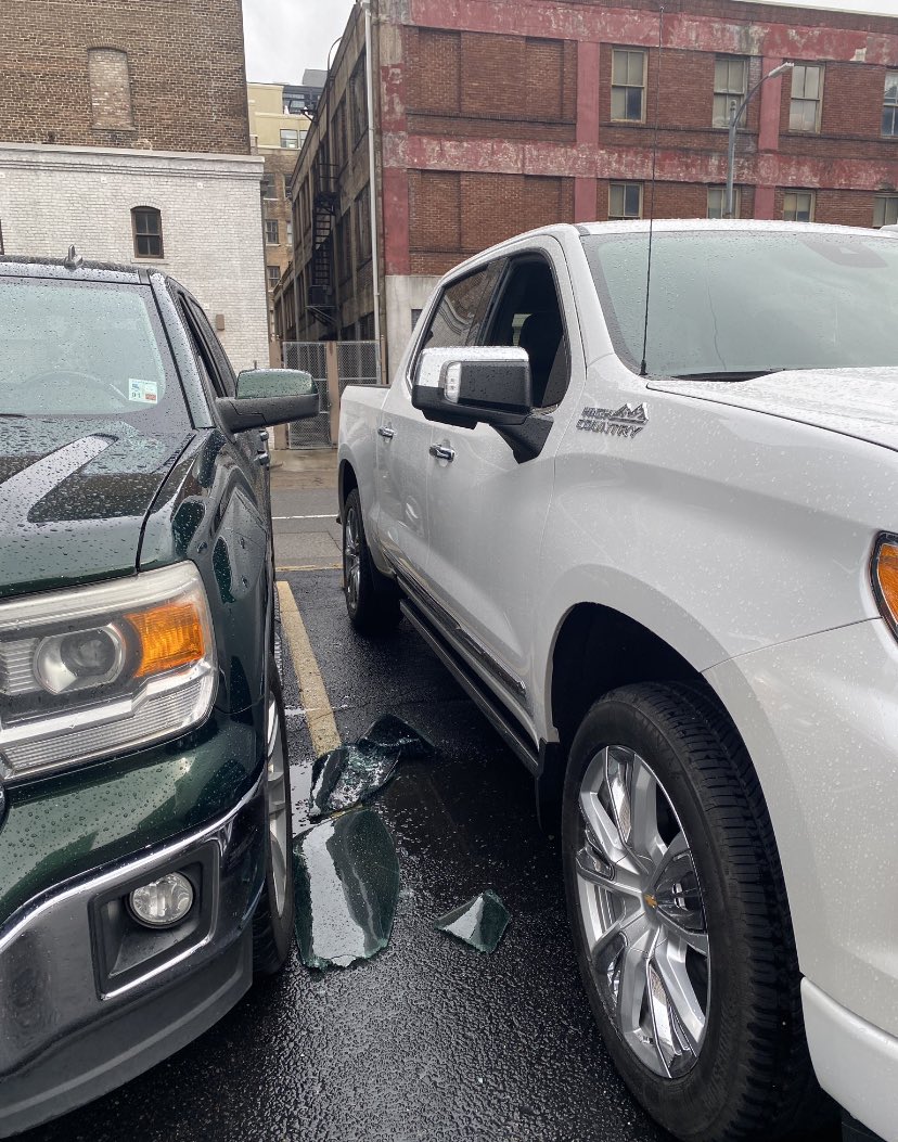 Cassiewdsu's tweet photo. More  cars broken into during the @Saints game today in broad daylight. Looks like they hit mostly trucks. Some people are telling us a gun was stolen from one of the trucks. @wdsu https://t.co/balHVosqEB