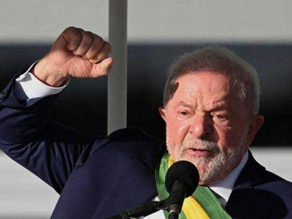 Dónde están los twuiteros activos del mundo entero que condenan enérgicamente el intento de Golpe de Estado en Brasil⁉️👇

‼️ #NoAlGolpeEnBrasil‼️ 
‼️ Estamos con Lula‼️ 
‼️Que no falte tu ✍️‼️
#JuntarYVencer #DefendiendoCuba🇨🇺💪❤️