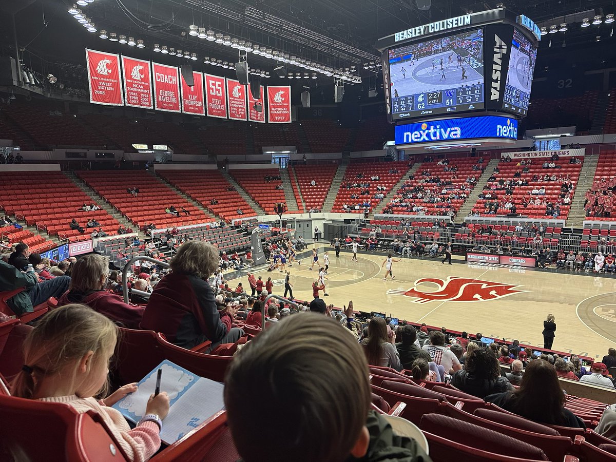 ATCDucati's tweet photo. These two kiddo enjoyed the big win today! Nice work @WSUCougarWBB !!

#BoeingAppleCupSeries #GoCougs #WUZZU https://t.co/FtUbPedMLi
