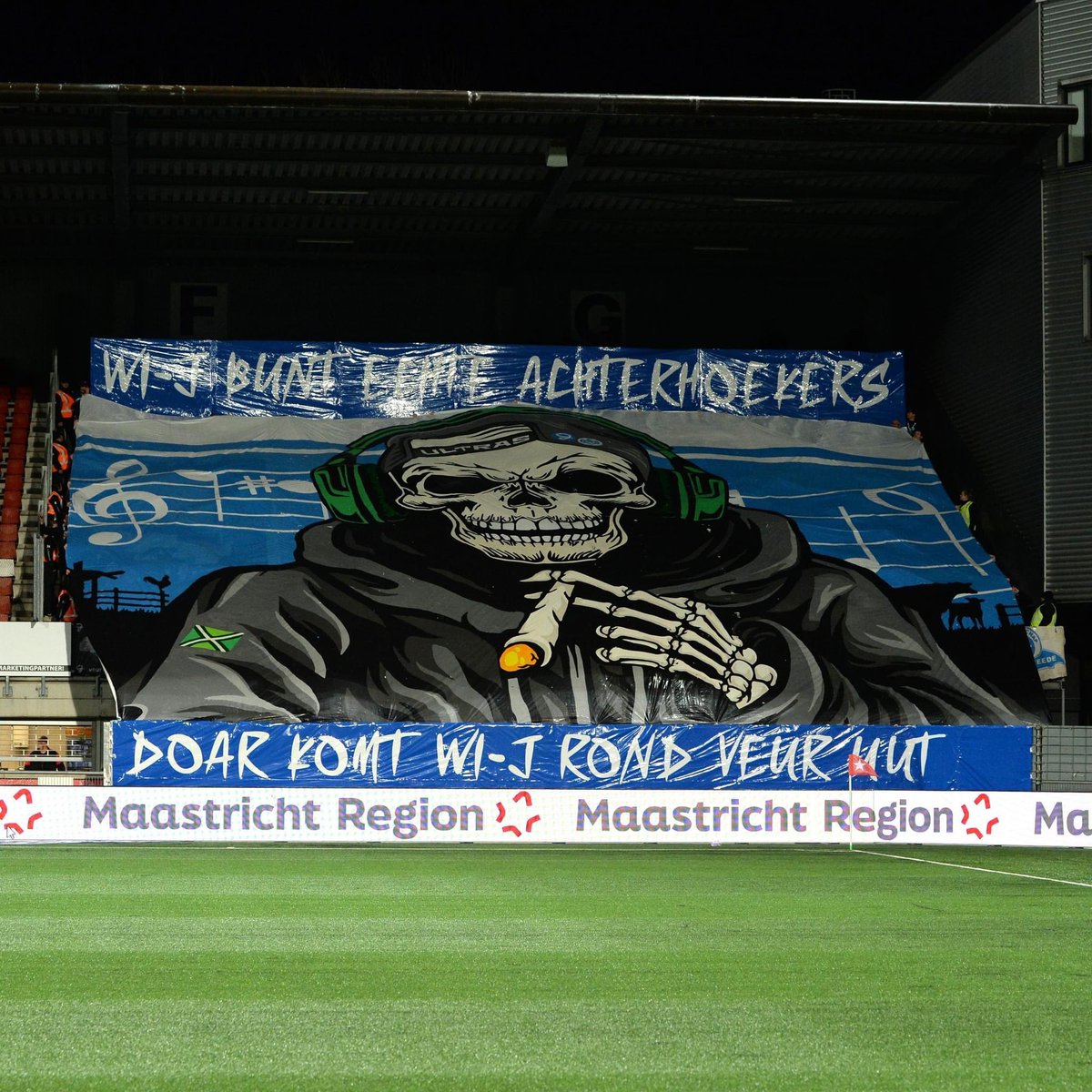 bertwisselink's tweet image. En as vrijdag die snotblagen van 020 onmundig smeer geven op de #Vijverberg #goedweekend @DeGraafschap