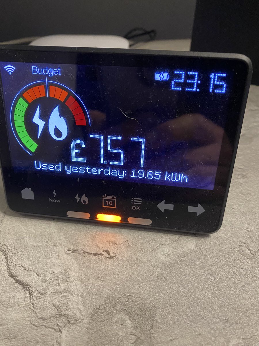 RyanScott12345's tweet photo. @eon_next please make this make sense? Trying to get through to you is like impossible! Gas Price the same and electric up by 3pence from 1st January yet this is a difference on my ‘Smart’ meter … https://t.co/yov56Y4Sd2