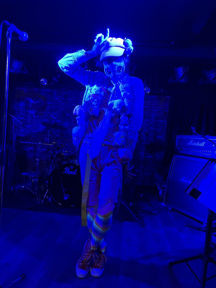 raybmsc's tweet image. 真っ青‼️🤣 #BADKNeeLAB