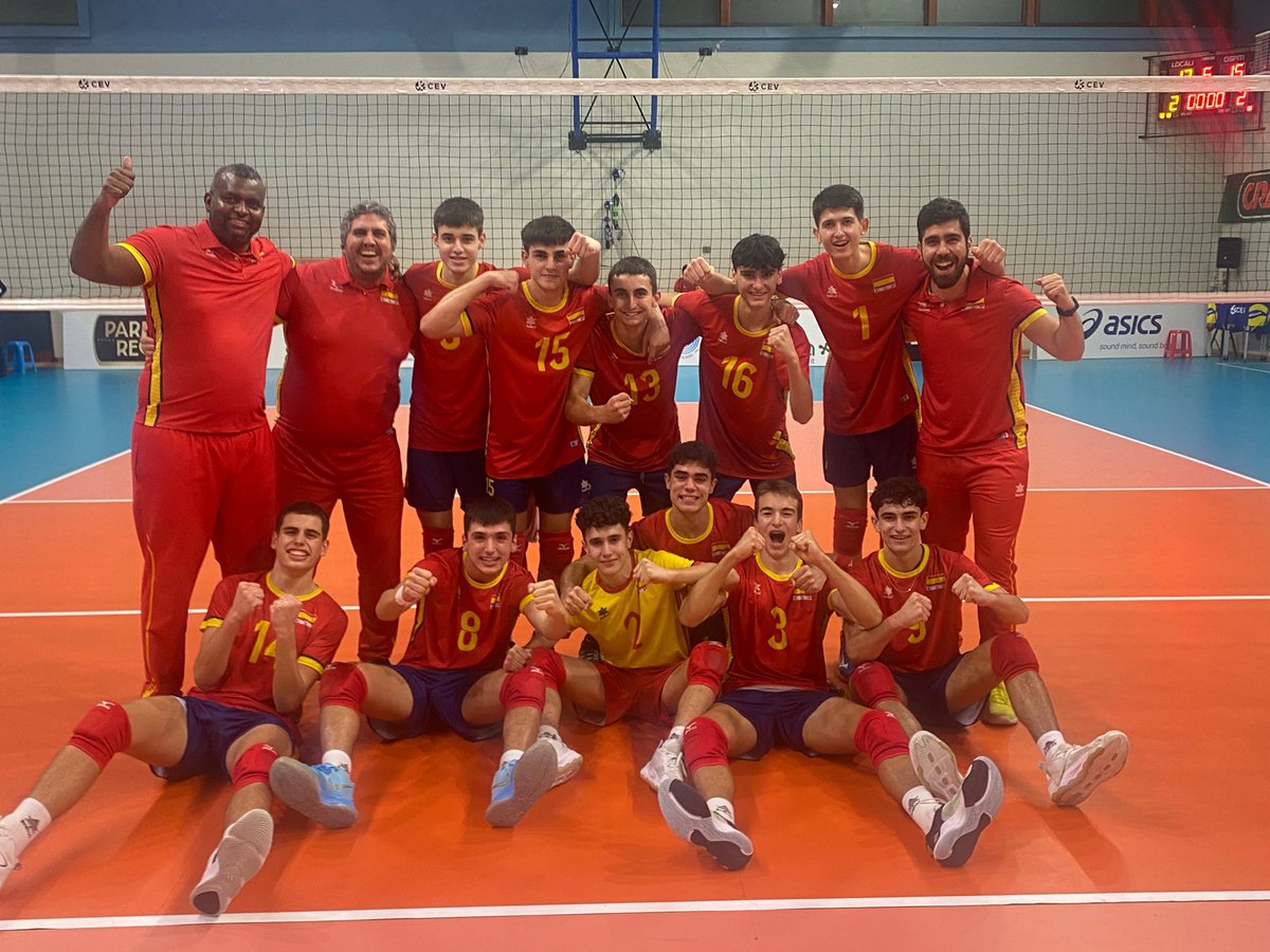 RFEVB's tweet photo. 💪🏽🇪🇸 La selección sub17 masculina derrota a FRANCIA 🇫🇷 en la SEMIFINAL del TORNEO WEVZA de su categoría y logra el BILLETE DIRECTO a la gran final ✈️🥳

FINAL ➡️📅 Mañana, 07/01/2023 ���� 20:00h 🆚 ITALIA 🇮🇹 

OBJETIVO 🎯👉🏽 Clasificar para el EUROPEO 🏆🇪🇺 https://t.co/LU1vJrA3Jy