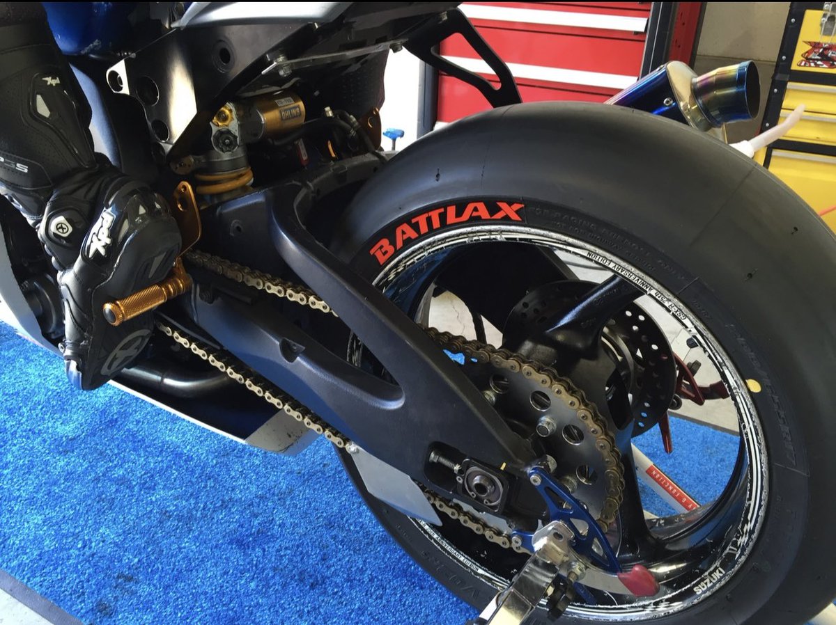 Kgoumou1's tweet image. 個人的には、このバトラックスステッカー好きなんやけど、最近見ないな

#ブリヂストン #v02 #battlax