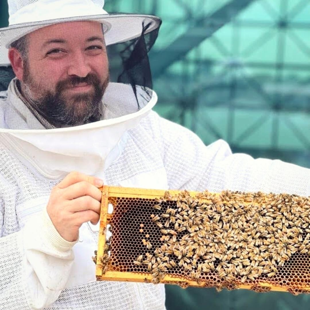 Introducing a new event. Join me monthly for ‘Ask A Beekeeper’. I will be taking questions and discussing timely topics as we get through the 2023 Bee Season.

Watch live on my Facebook Page or sign up and join the discussion live, every 3rd Thursday.

astorapiaries.com/products/ask-a…