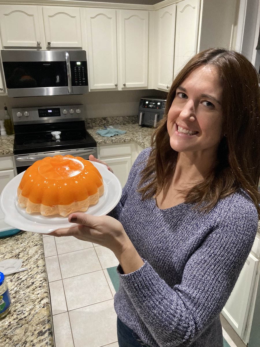 RevShevWLC's tweet photo. Best Thing Today, Jan 6: This was the sunrise as I left the house of these great friends in Mesa! I appreciated the hospitality, but the friendship is next level when there is a jello mold with a star with dinner! #greatpresentation #lotsoforangesandmarshmallows #Teddyisonmyhead https://t.co/mnC2kgrGJS