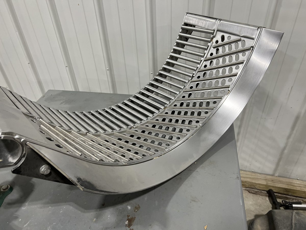 JGreenFarm's tweet photo. Have an Estes XPR concave set for sale. Never used. 

Also have two of the Kondex/ Deere front sections for sale. The square bar part is in good shape. The round bar section has a lot of wear. If you’re looking for a cheap set to trial… make me an offer. https://t.co/jHDx4ithmY
