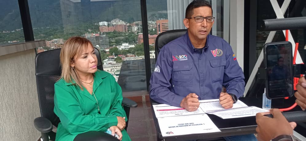 🗞️ #NotiMinhvi | Durante la emisión #1 del programa “El Ministro Rinde Cuentas” transmitido por Instagram Live, el Min. <a href="/IMVillarroel1/">Ildemaro Moisés Villarroel</a> ofreció un balance de los logros alcanzados por la #GMVVen el año 2022

Más detalles en ➡️ minhvi.gob.ve/?p=6446