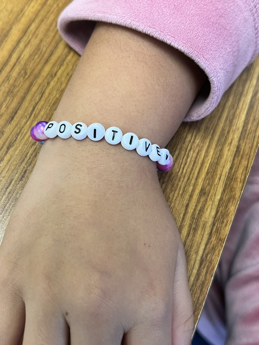 CHES_TAG's tweet photo. Students making a ONE WORD bracelet so that their One Word is visible… then they can LIVE IT! ♥️ 
#CHESTAG #chesWaltonTAG @capitolheightse @PGCPSTAG https://t.co/gS4ScMuaEG