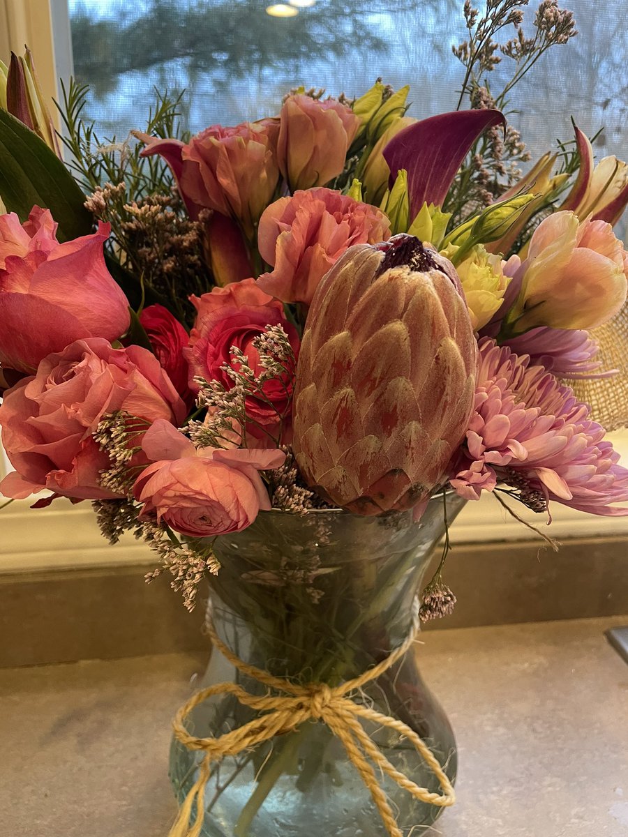 💐 Flowers make everything good! 😍 How gorgeous are these from the <a href="/farmgirlflowers/">Farmgirl Flowers</a> #FGFLOVE 💕