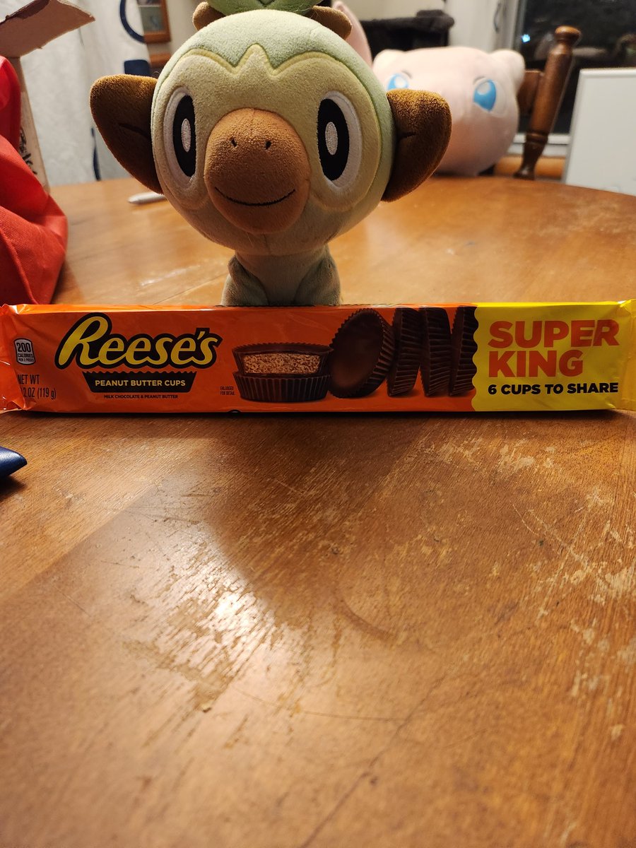 PGrookey's tweet photo. the biggest joke in candy I have ever saw....6 cups to share..
hahahahahaha..NEVER!!
#reesescup #grookey #noshare https://t.co/ZEmS0NQfqu