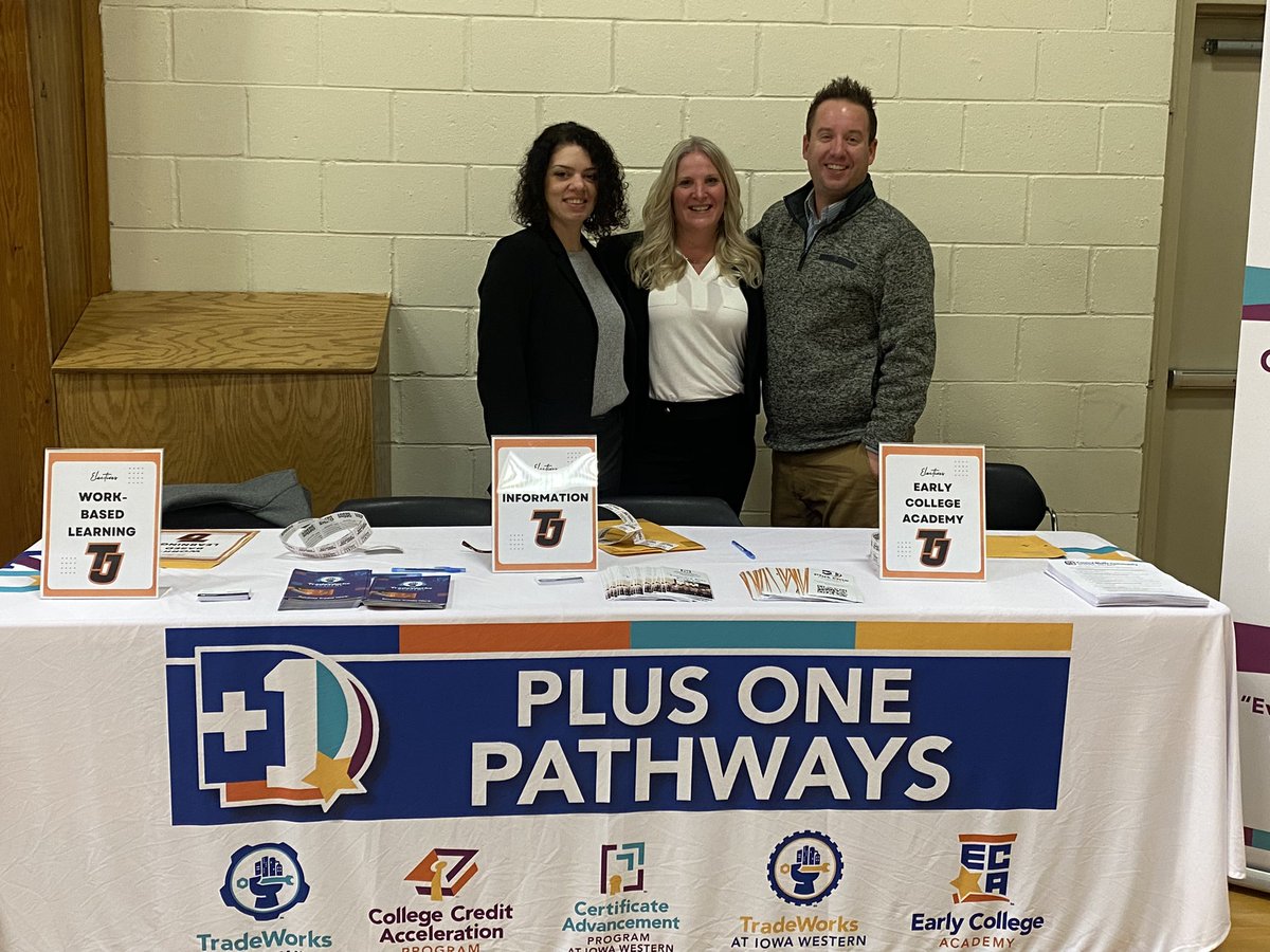 CB_TradeWorks's tweet image. Our great #DiplomaPlusOne team representing the #PlusOnePathways at 8th Grade Open House @TJHighSchool_CB @CB_ECA @SpencerMathews7 @cbWrkBasedLearn @CBCommSchools  #LevelUpCB