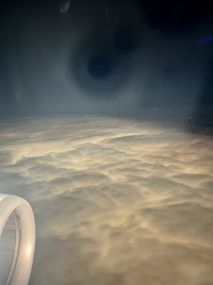 JSinger73's tweet image. Turn this picture into a @_GuidedByVoices album cover. I’ll start: Atmospheric Snake Cloud