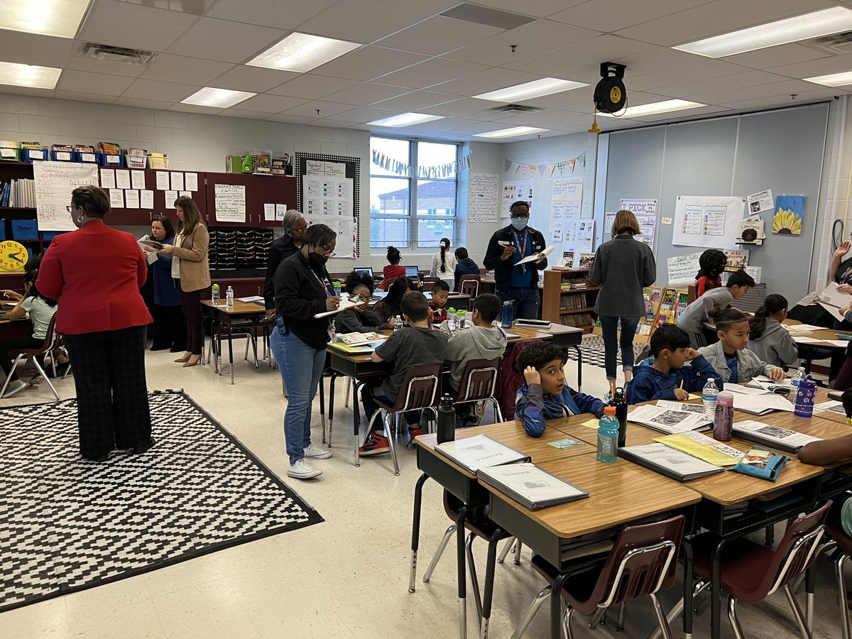 LauraEGazda's tweet photo. Learning from each other is so fun!  Thank you @jarcelynn @kgudinas and fabulous @MullenShamrocks for joining us on Science walkthroughs today! @EllisSoars https://t.co/ajQ6t2MOI1