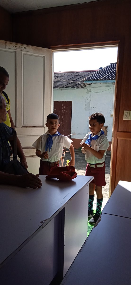 AmaroAlien's tweet photo. En jornada de trabajo con la dirección de la AMPP de #Trinidad queda constituido en lamañana de hoy el Consejo Popular FNTA #SanctiSpiritusEnMarcha. https://t.co/8dt0DJilmf