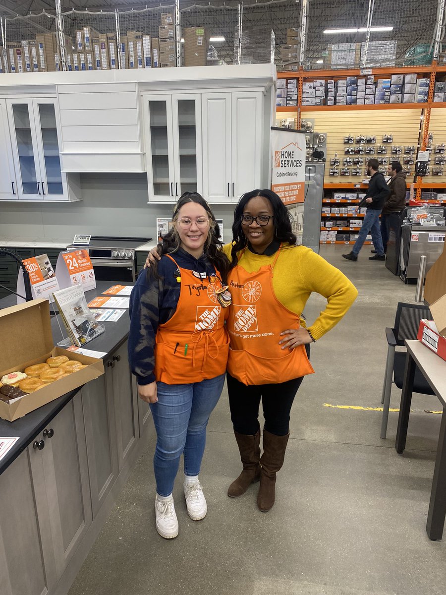 TJSanders61's tweet photo. Got to celebrate at 2016 today in New Albany! Trysta took the time to enter a lead and it returned over $16k! What a rockstar! Great job! Won’t be the last time you see Trysta on here. #makeovertakeover @KenBaer1 @HDIMakeoverMike @NalleyChris https://t.co/EqmAFDhcTv