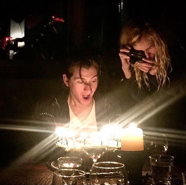 simpypharb's tweet image. i’m honour of his birthday, here’s a thread of my fav alex turner pics 
enjoy:)