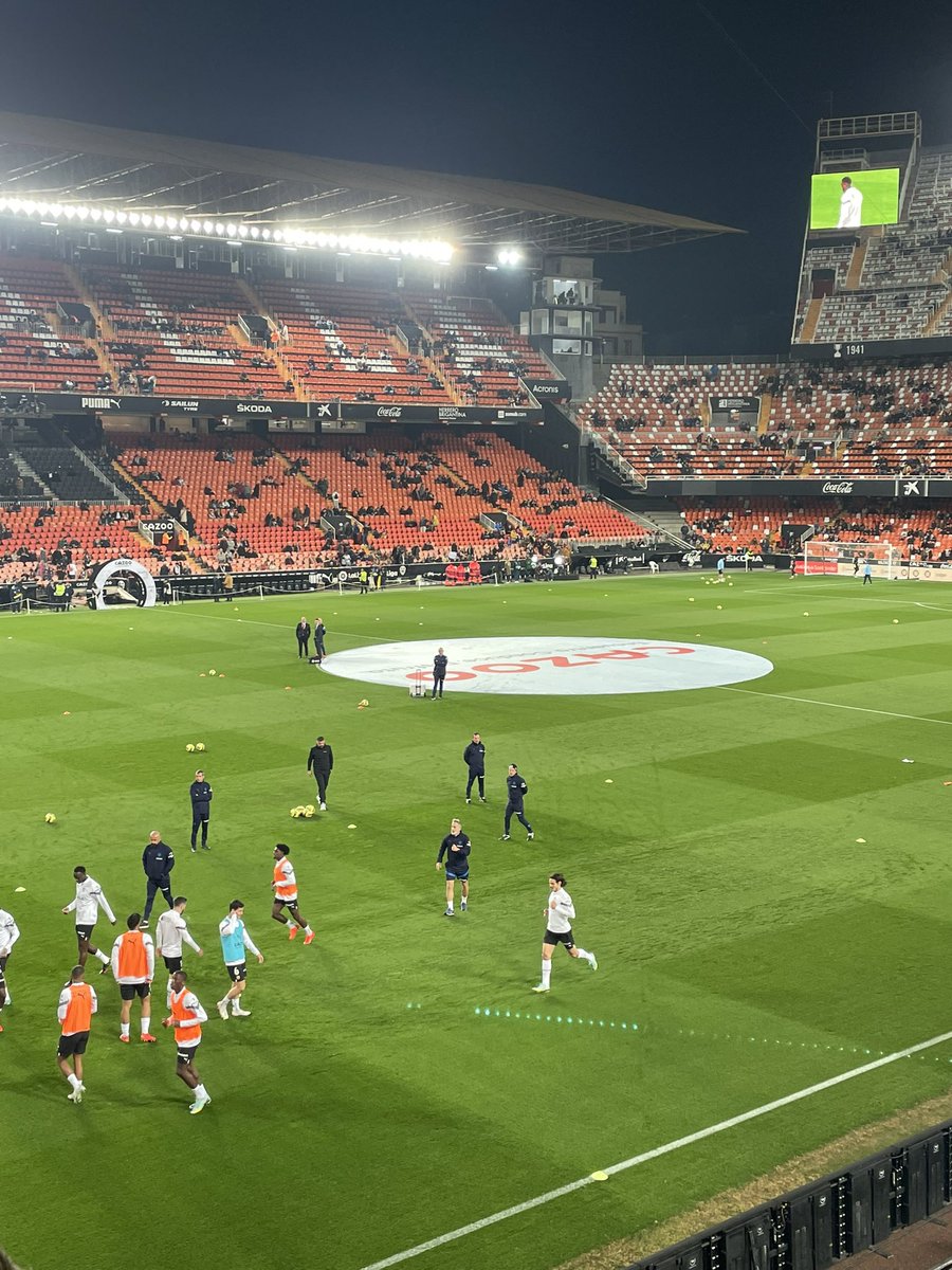 chipperspin's tweet photo. As they say , not on my watch , but big win tonight needed #amuntvalencia #cfvalencia https://t.co/z6751rqYYe