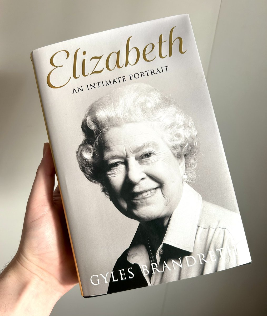 This week’s book is a little different to my normal read but thoroughly enjoying this intimate look into the life of Elizabeth II. 📚 

#photofriday #historybookchat