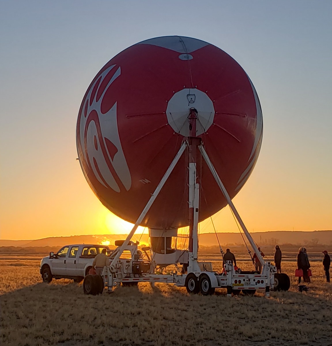 AirSign's tweet image. Who remembers this favorite blimp from last year? It was a wonderful time flying for CFA SoCal around the Super Bowl!

Rise and shine, get in line 🌅🐔🚀 #AirSign #CFASoCal