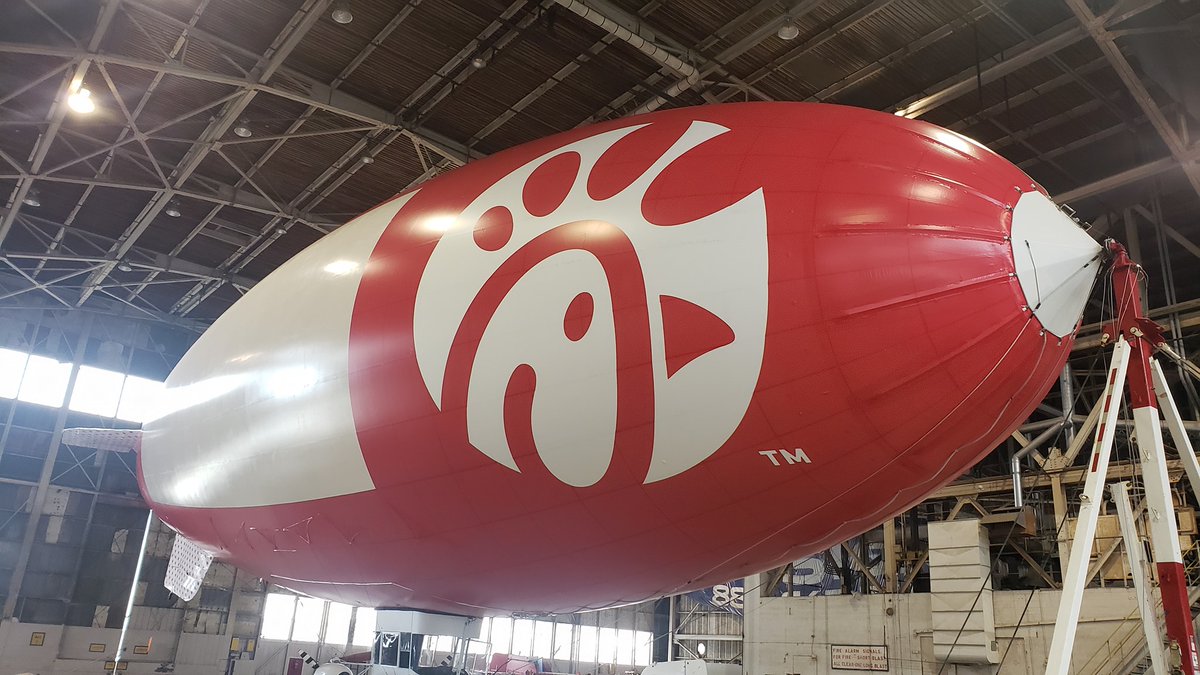 AirSign's tweet image. Who remembers this favorite blimp from last year? It was a wonderful time flying for CFA SoCal around the Super Bowl!

Rise and shine, get in line 🌅🐔🚀 #AirSign #CFASoCal