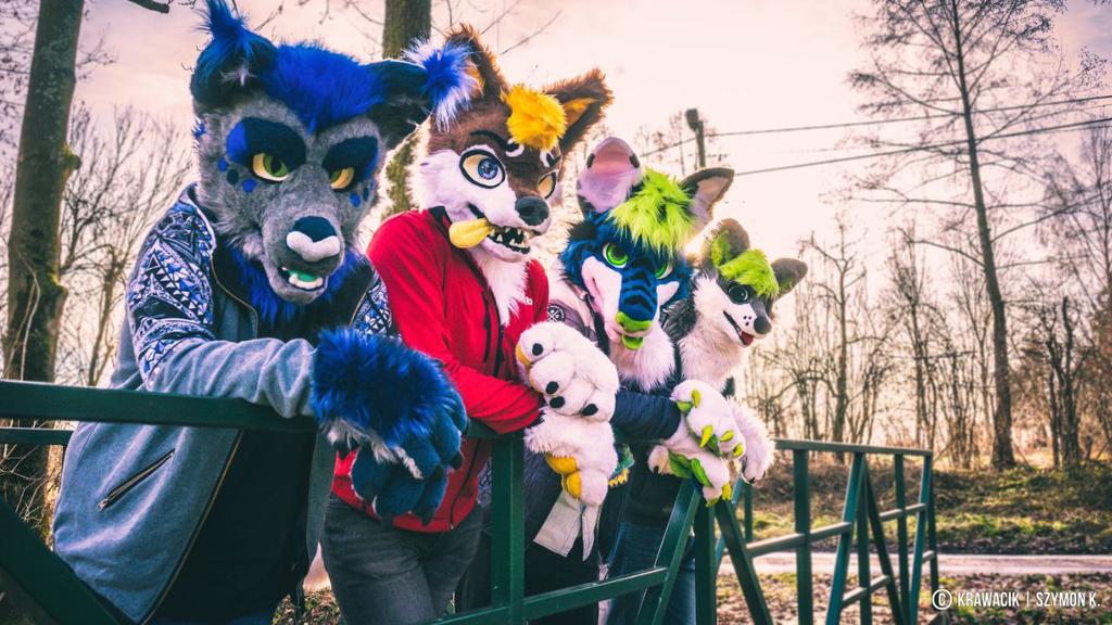 krawacikpanda's tweet photo. #NewYear with #homies 
Full Post - https://t.co/tgtRd5LuAb

New year with homies 😎
My Channels:
Instagram: @krawacikpanda
Telegram: @krawacikowo 
Facebook: Krawacik Panda 

Models: 
@MilsonTheWolf @Wolfy_PL @icon_lynx

#furry #fursuit #furrypolska https://t.co/04Kn95LveM
