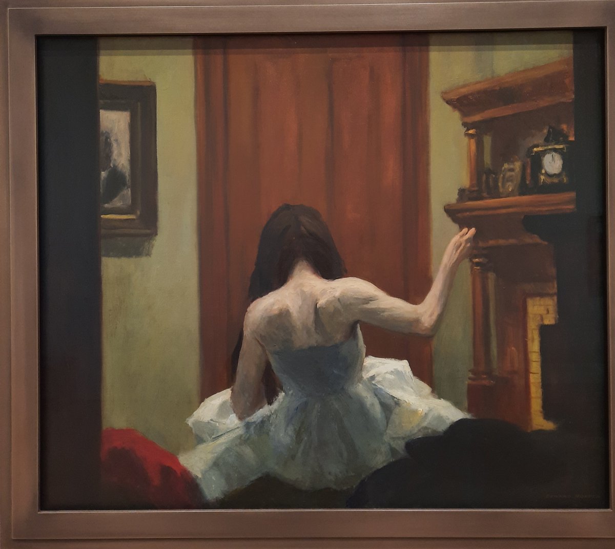 meganeabbott's tweet photo. NYC, don't sleep on the glorious Edward Hopper's New York exhibit at the @whitneymuseum. 
Urban loneliness rendered exquisite, transcendent. https://t.co/FCqF4Ig3SL