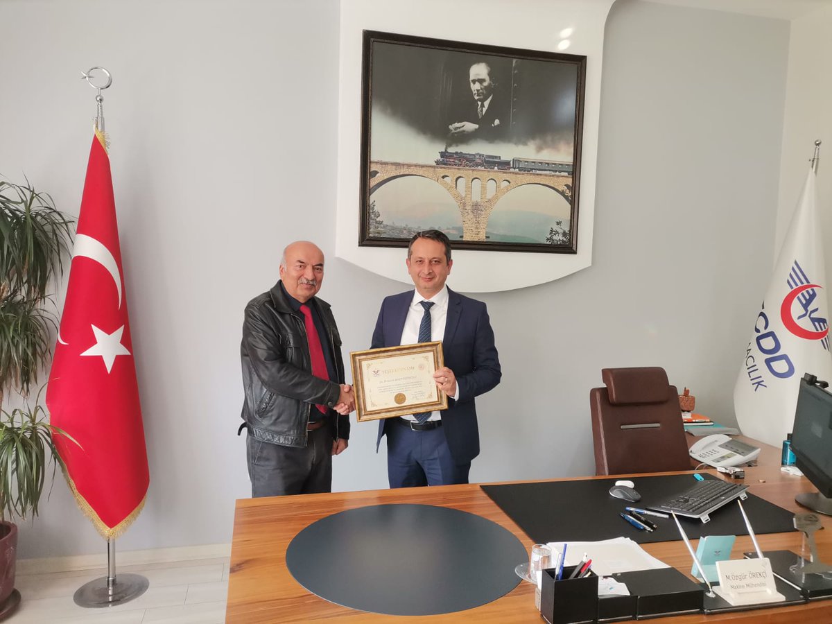 OOrekci's tweet photo. Kara Treni takip eden sadece vagonlar değil. Ekibimiz sağlam. https://t.co/xCfRiDUBaV