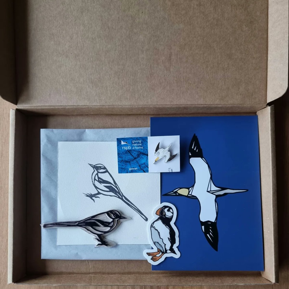 A little look at what comes with your lino stamp purchase 😍 - wooden stamp block &amp; ink trays will be available in shop soon !!! 🖤
annabilykartist.etsy.com 
#MHHSBD
#Stamps #lino #art
#printingitem #etsyshop #shopsmall #stamping #Scrapbook #scrapbooking