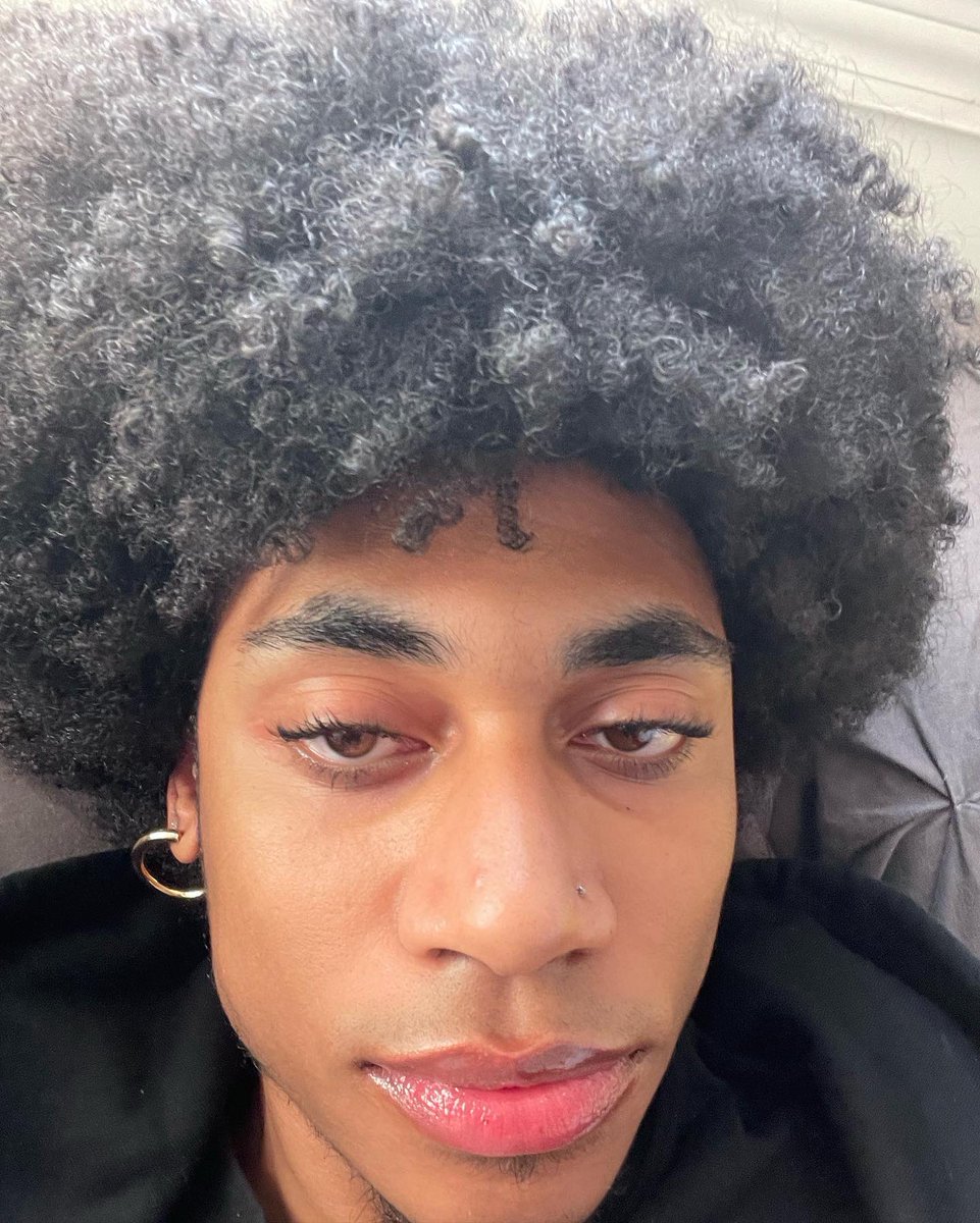 RightExcellent's tweet photo. I don’t mind competition, it is what it is. You don’t mind second fiddle, that’s why you 𝓪 bitch.✨ https://t.co/rqCWmSyuB9