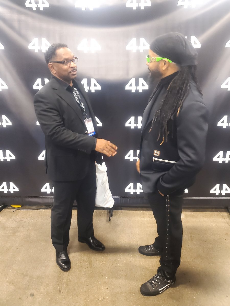 TXSOBASEBALL's tweet image. Coach Rob 🤝 Manny Ramirez 

@therealmanny99 | #ABCA2023