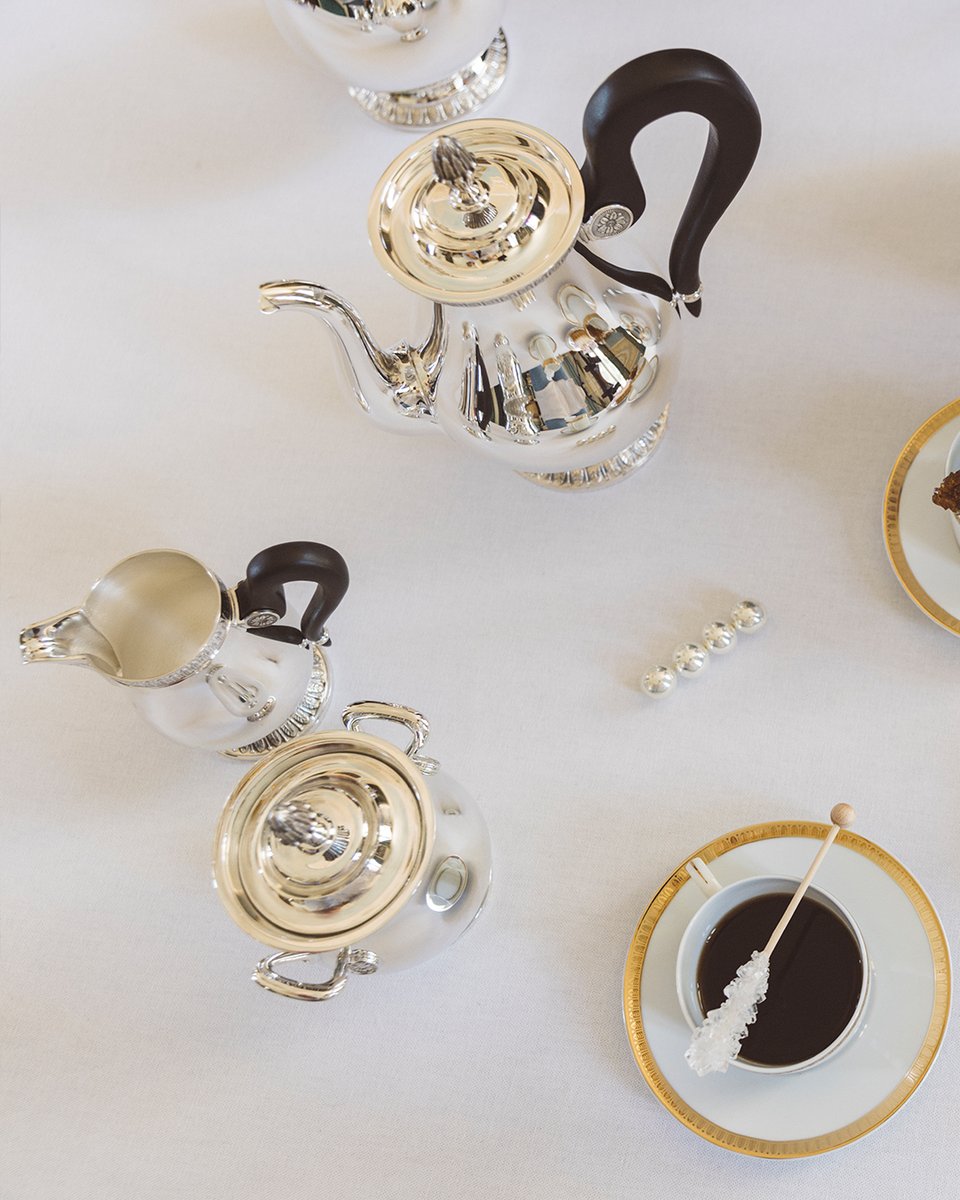 Christofle1830's tweet photo. Delicate and eye-catching. Add a charming touch to your tea party with the Malmaison collection.
Discover the collection on https://t.co/eaPj0abMCN
#christofle #malmaisoncollection #TeaTime #Silver https://t.co/p20SFNm2wC