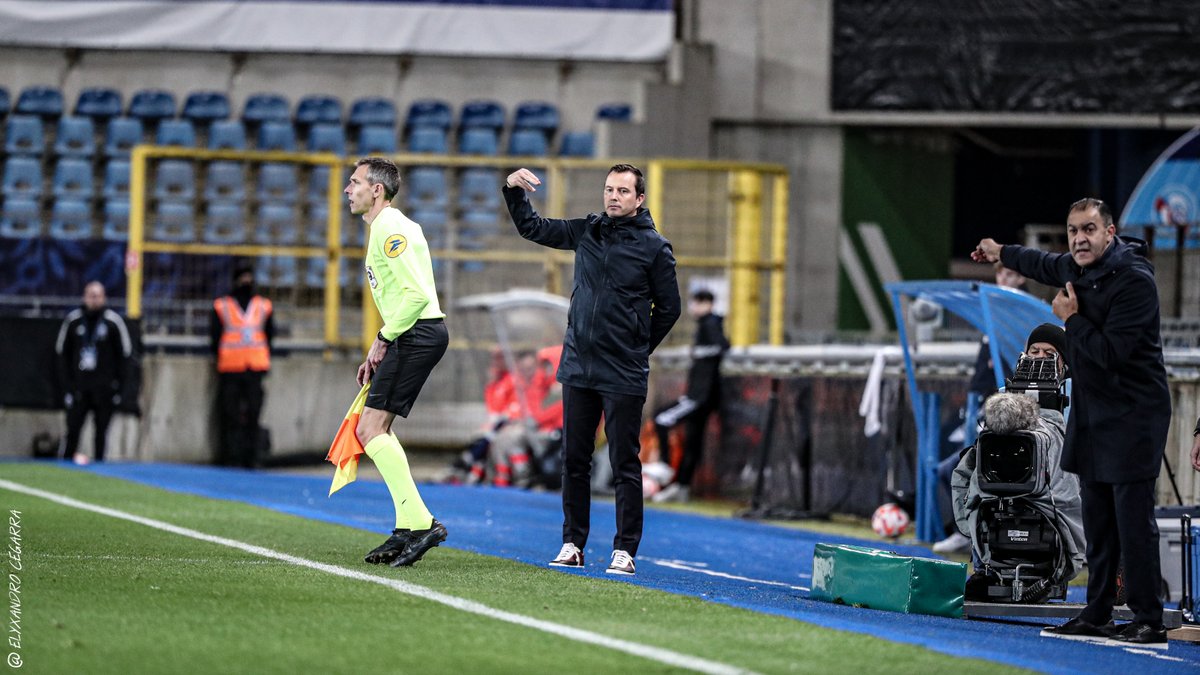 RCSA's tweet image. 🎙️ Julien #Stéphan : "Ça ne tourne pas en notre faveur. Mercredi, on a un gros morceau qui arrive avec le RC Lens. Il faut se concentrer là-dessus."

#RCSASCO 🏆