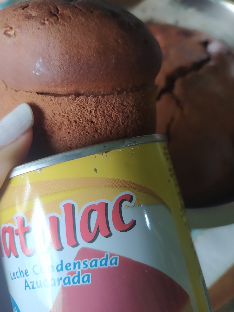 Manualmente0419's tweet photo. 🥰 ponquesito 🍫 horneado en una latica de leche condensada
#horadelamerienda
#DiaDeReyes https://t.co/Kre8vJCtxb