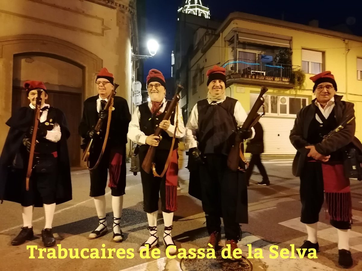 trabuccassa's tweet photo. Un any més, els Trabucaires hem fet el tret de sortida a la Cavalcada de Reis a #CassàDeLaSelva @ajcassa @federaciotrabu1 https://t.co/3m8CpYhJP0